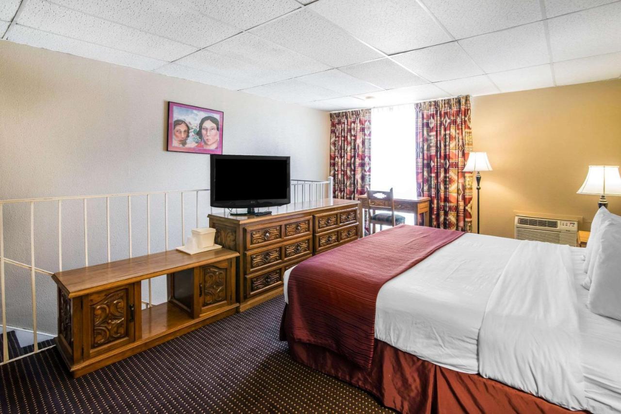 Quality Inn Taos Extérieur photo